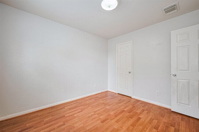 Building Photo - 12927 Pale Ivy Ln