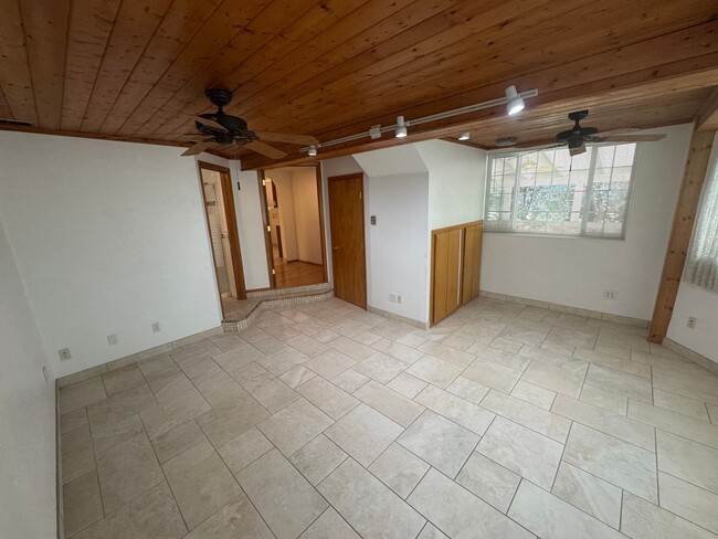 Building Photo - 3 dwelling property located in Rio Linda