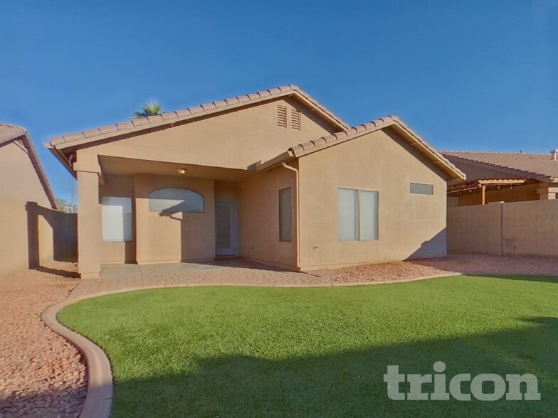 Building Photo - 8523 W Papago St