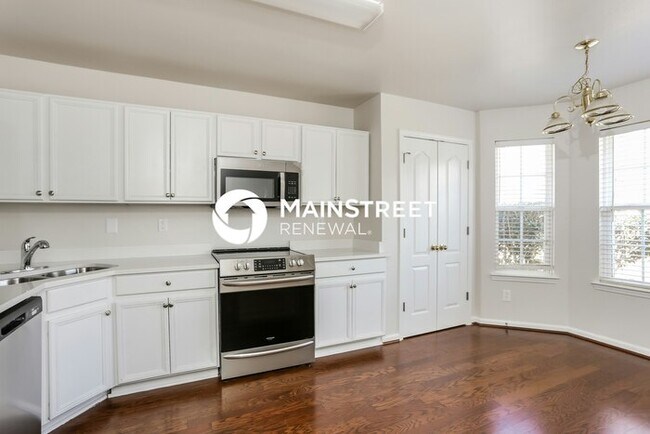 Building Photo - 3 Bedroom Pet-Friendly Home in COVINGTON, GA with Main Street Renewal