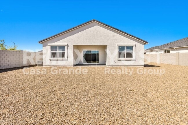 Building Photo - Modern Home with Half off move in special!