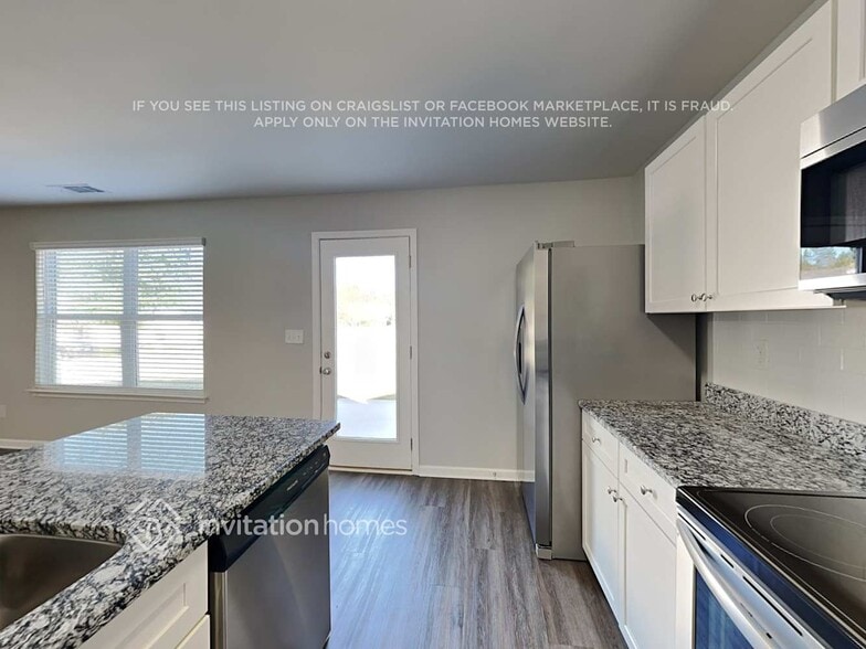 Building Photo - 301 Nutwood Trce