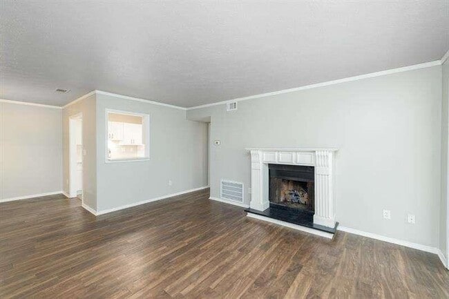 Building Photo - 306 Augusta Dr