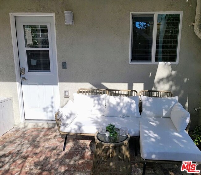 Building Photo - 825 Broadway St