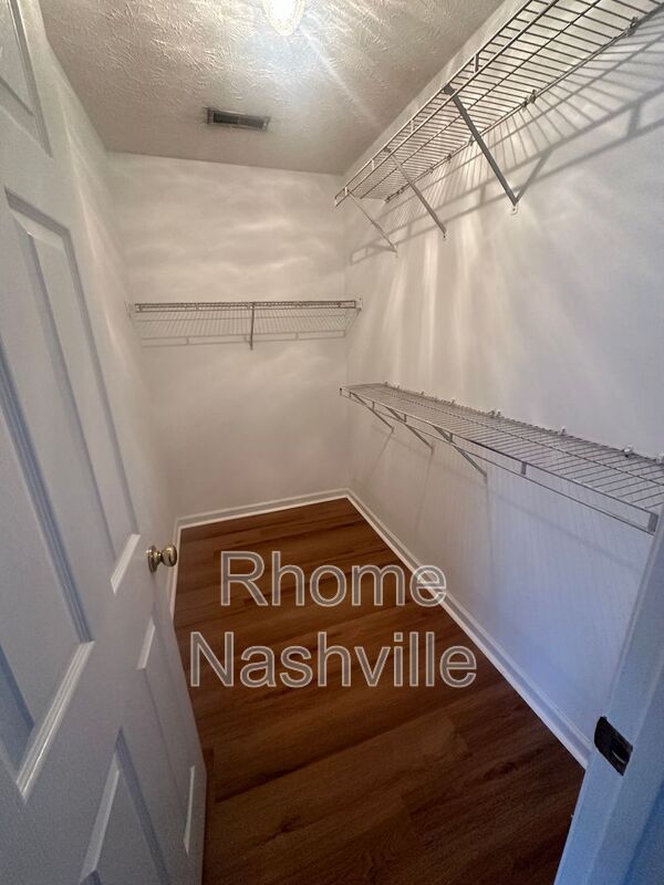 Building Photo - 1012 Pawnee Trail