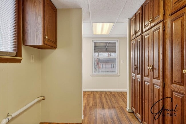 Building Photo - 3 bedroom 2 bath