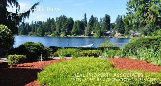 Building Photo - 3 bedrooms, 1 bathroom House on Martha Lak...