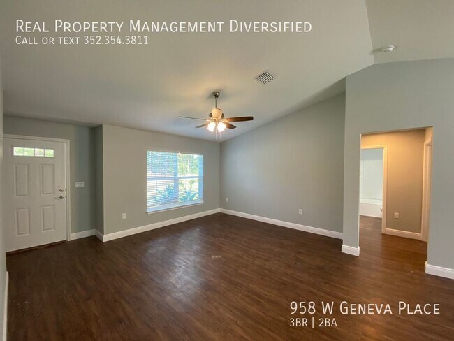 Building Photo - 958 W Geneva Pl