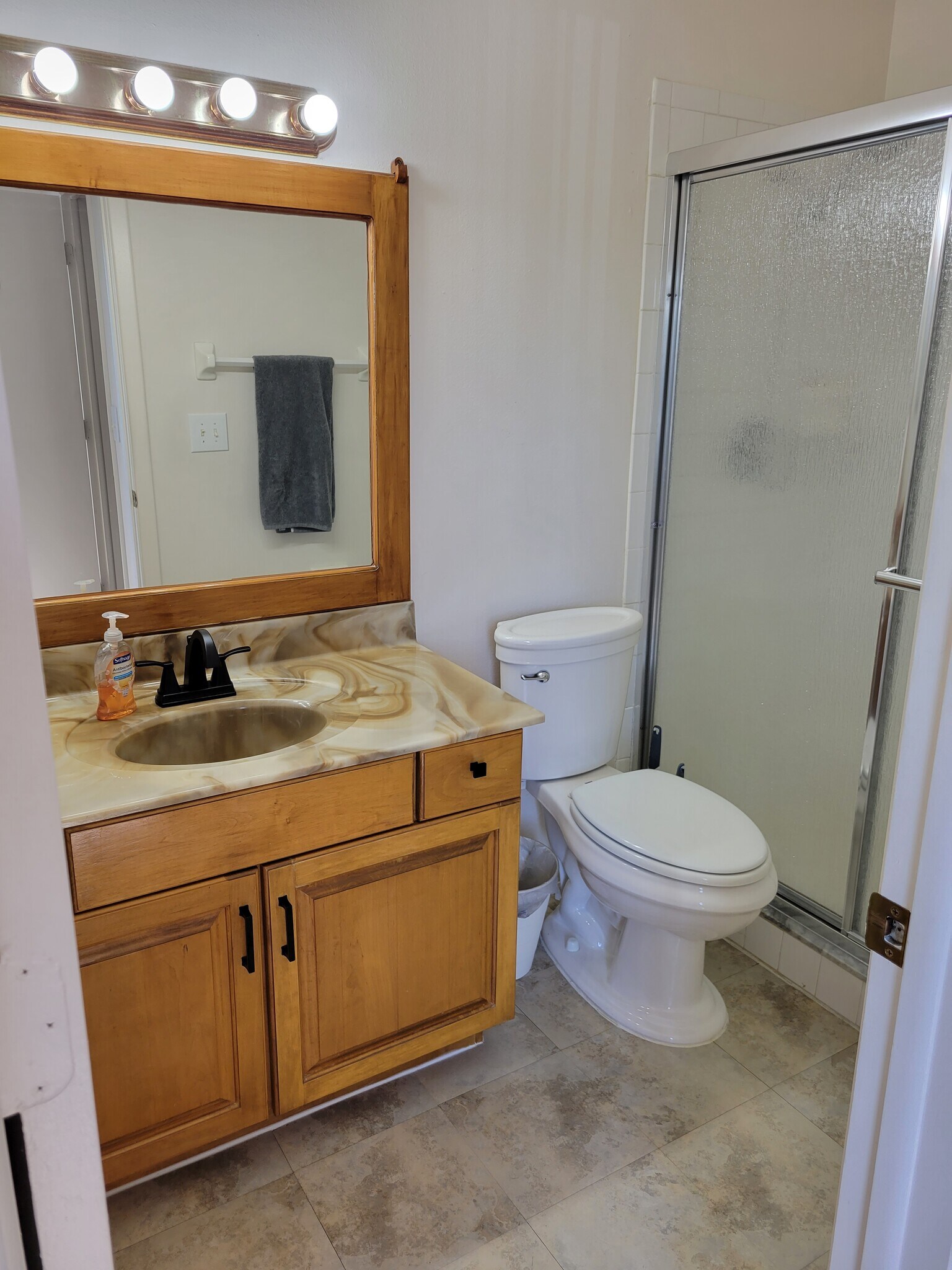 Master Bath - 2050 Hunters Glen Dr