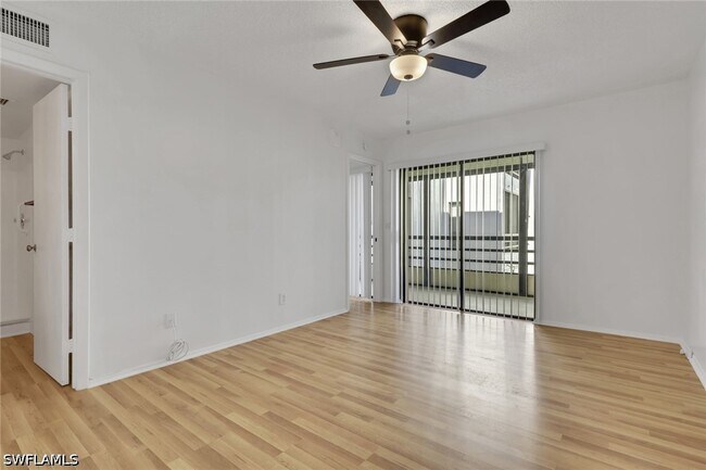 Building Photo - 3615 Boca Ciega Dr