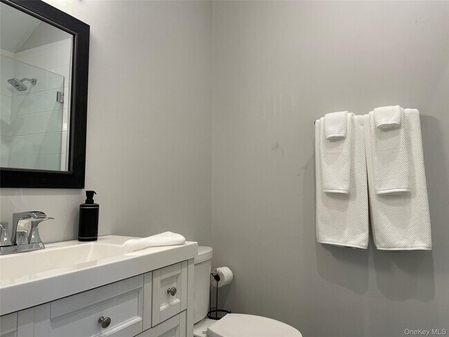 Building Photo - 99 Spinney Rd