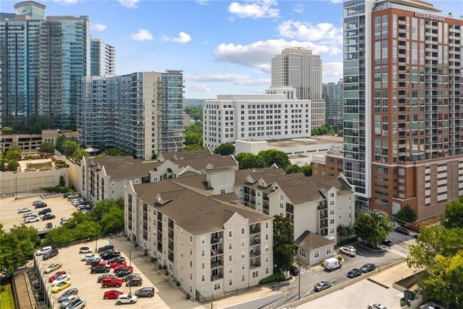 Building Photo - 1074 Peachtree Walk NE