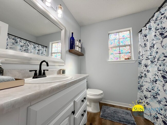 Building Photo - 3 Bedroom Home in Waterford Estates in Mary Esther!