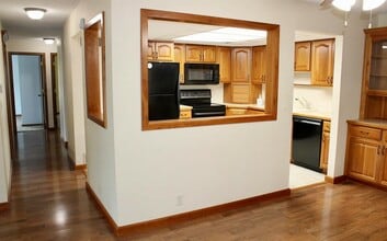 Building Photo - 514 E Olive St