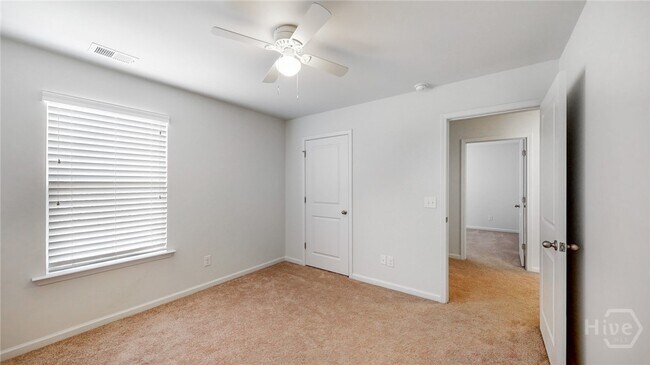 Building Photo - 652 Hogan Dr