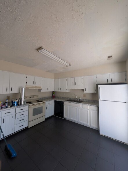 Building Photo - 9102 Woodpark Ln