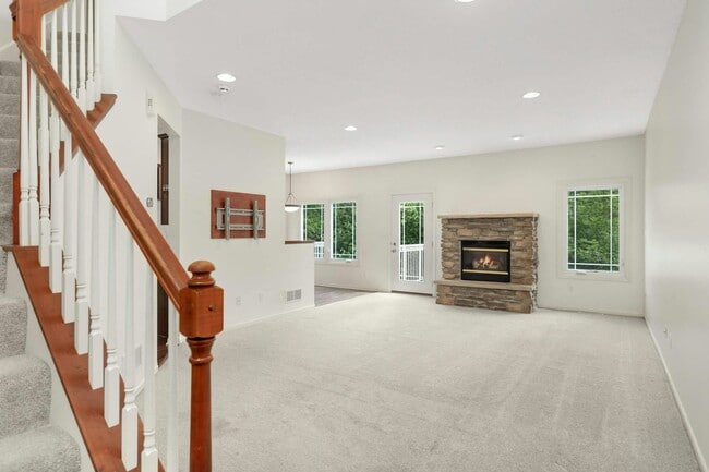 Building Photo - 15865 Porchlight Ln