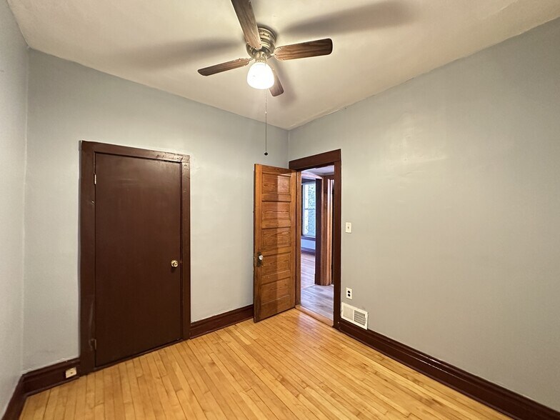 Building Photo - 3530 N Elston Ave