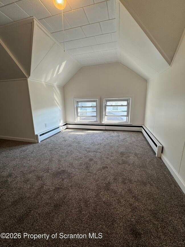 Building Photo - 1810 Capouse Ave