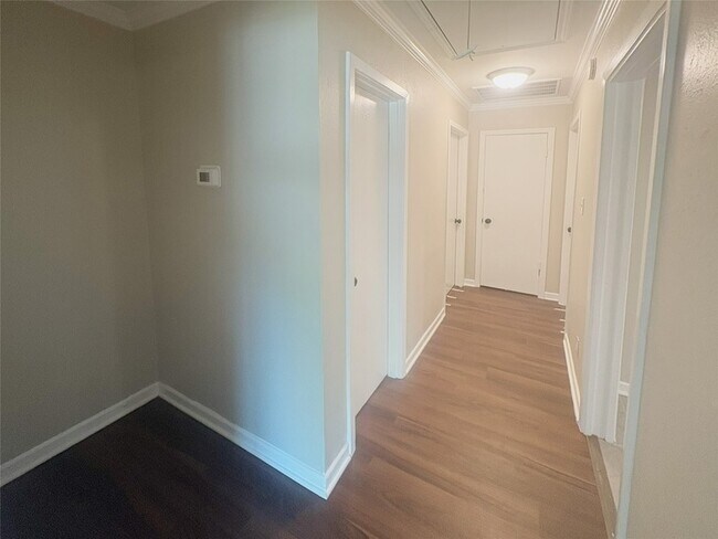 Building Photo - 225 Sarlee Dr
