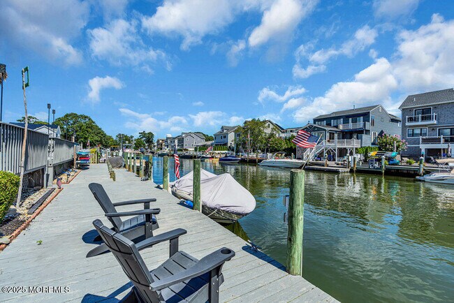 Building Photo - 1648 Center St