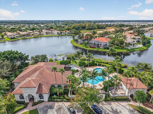 Building Photo - 9826 Vía Amati