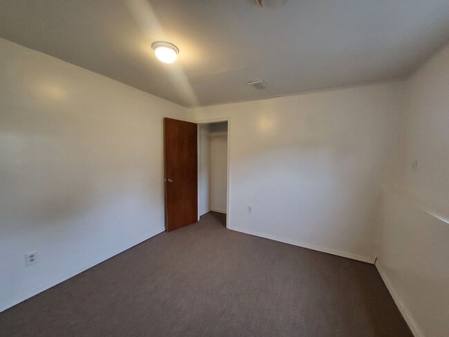 Building Photo - Spacious 3-Bedroom Rental Home in Newark