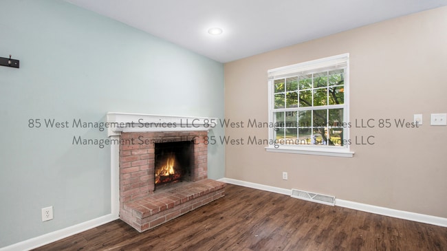 Building Photo - 2342 Rosewood Ave SE