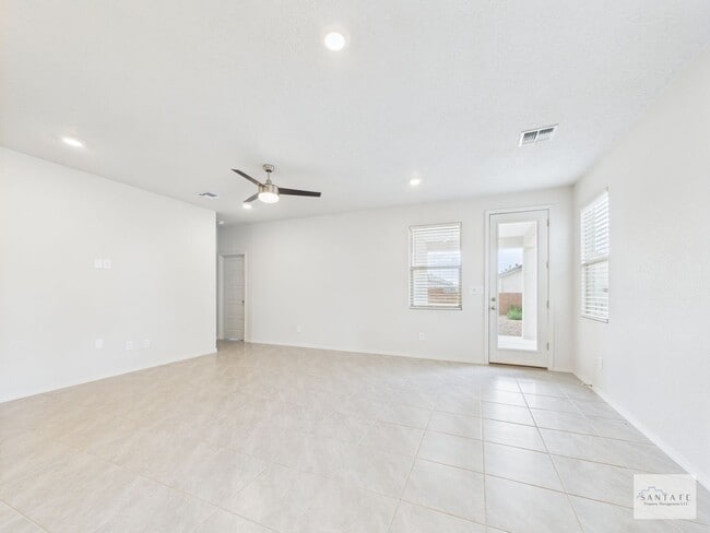 Building Photo - Brand New DR Horton Home Available Now