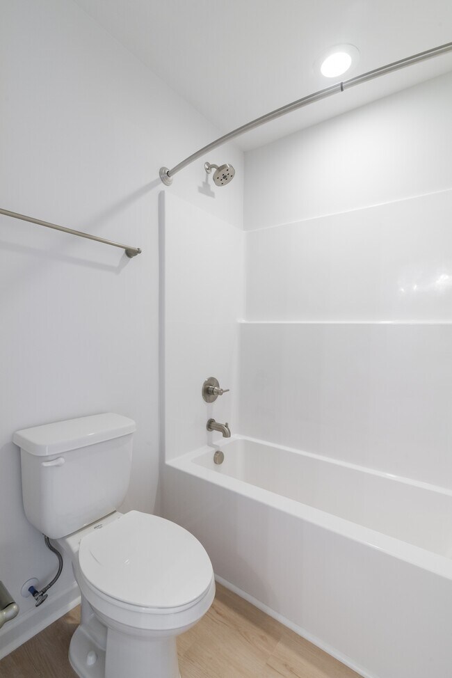 Building Photo - 2719 Capitol Dr