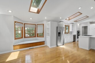 Building Photo - 4260 Reedbury Ln