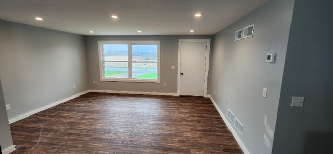 Building Photo - 2314 N Penryn Rd