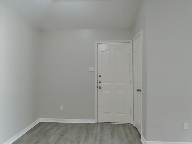 Building Photo - 24307 Hard Wood Dr
