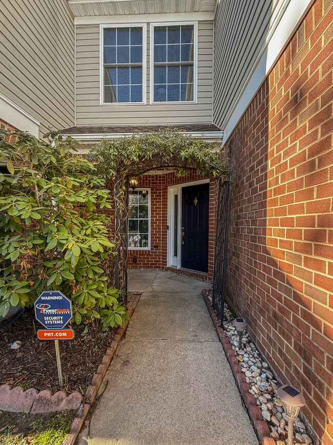 Building Photo - 2656 Bracston Rd