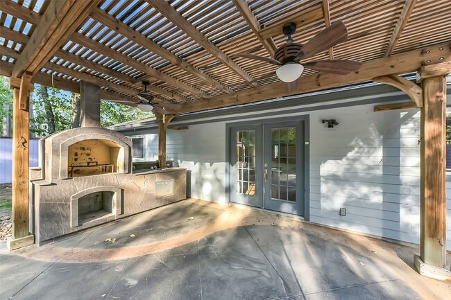 Building Photo - 20 Tulip Hill Ct