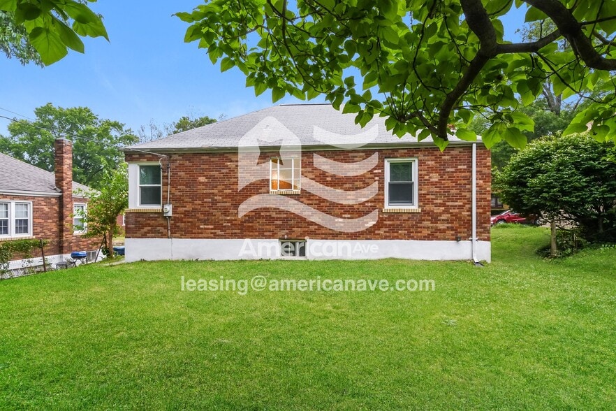 Building Photo - 8928 Pallardy Ln