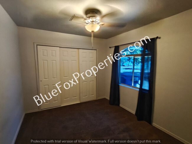 Building Photo - 5952 E 25th St