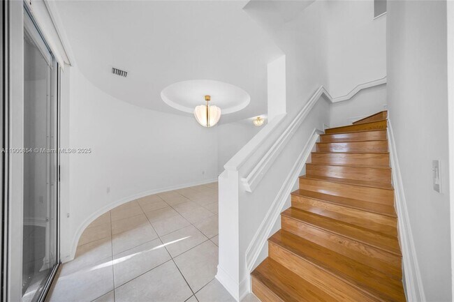 Building Photo - 21025 NE 31st Ave