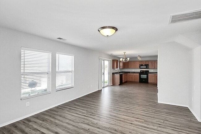 Building Photo - Large 4BD/2.5BA Home in Cabarrus Crossing!