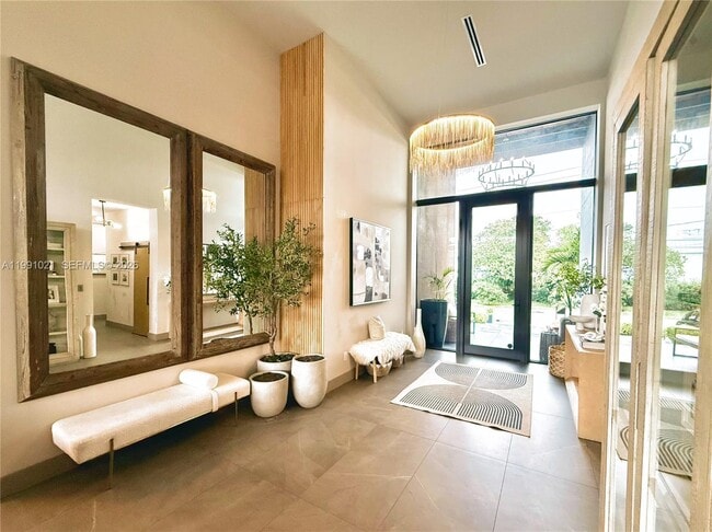 Building Photo - 2215 NE 19th St