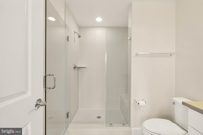Building Photo - 4707 Van Buren St