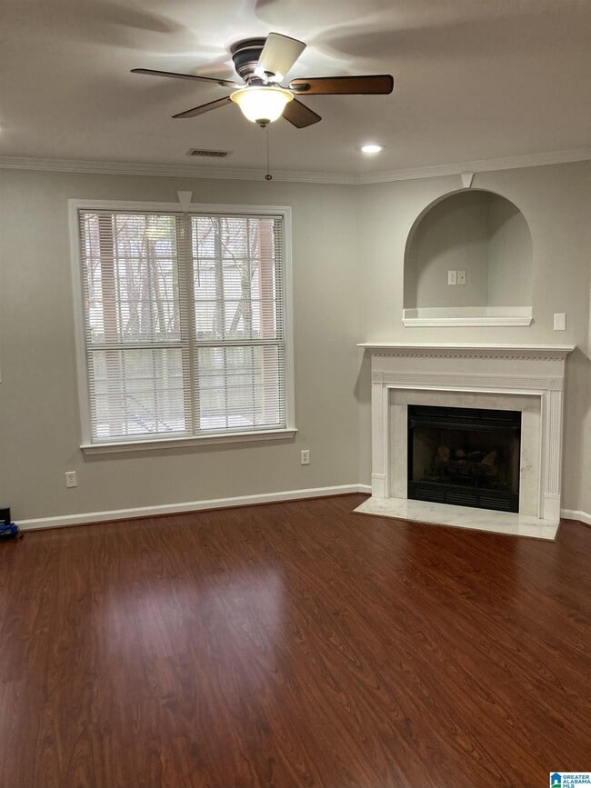 Building Photo - 200 Calloway Ln