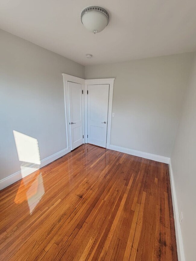 Building Photo - VERU NICE 1 bed in Allston...