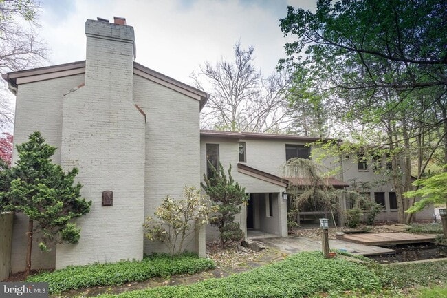 Building Photo - 1434 Kirby Rd
