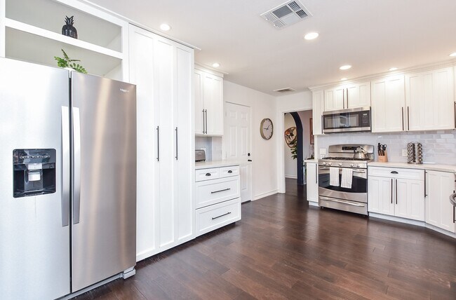 Building Photo - 4125 Lymbar Dr