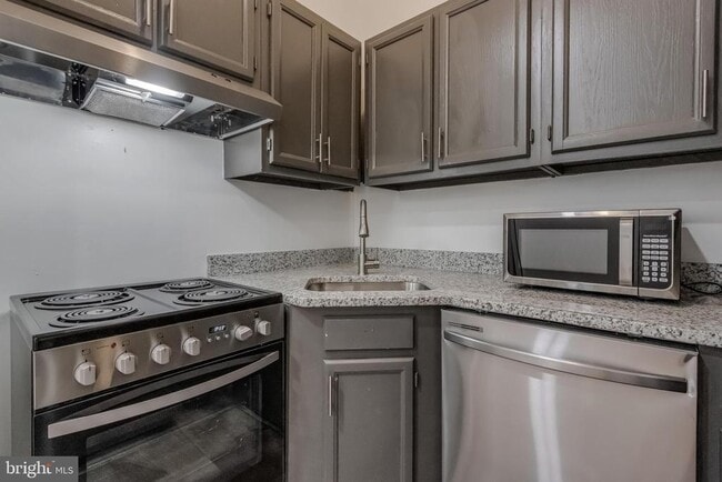 Building Photo - 1113 N Calvert St