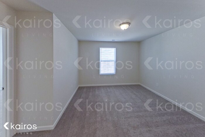 Building Photo - 204 Glenoaks Dr