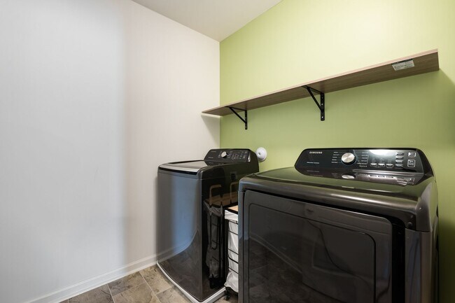 Building Photo - Energy-Efficient 3-Bed, 2.5-Bath Home in B...