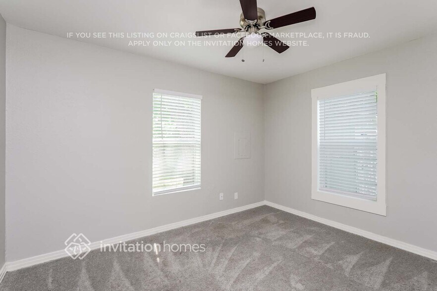 Building Photo - 5101 Royal Dr