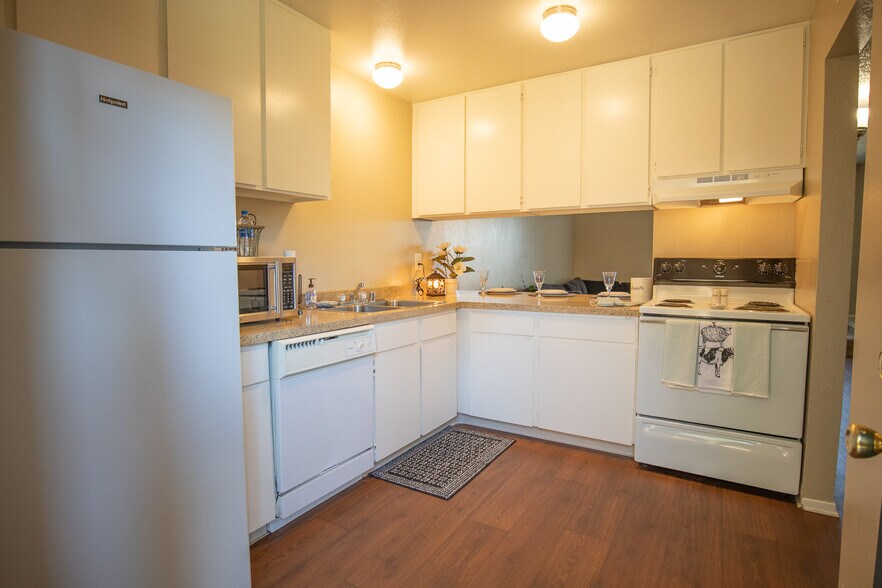 Valley Springs 400 White Ln Bakersfield CA 93307 Apartment Finder